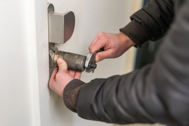 Top-notch locksmith services are available at reasonable prices